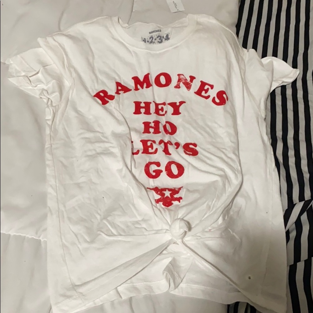 BNWT RAMONES tee shirt American Eagle small